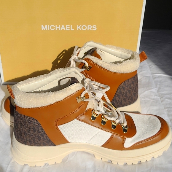 204-Michael Kors Cosgrave Bootie Tech Canvas Women 10M - Picture 4 of 11